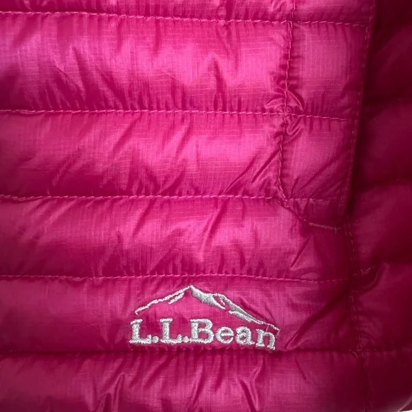 L.L. Bean Women’s Ultralight 850 Down JacketFuchsia Size XS